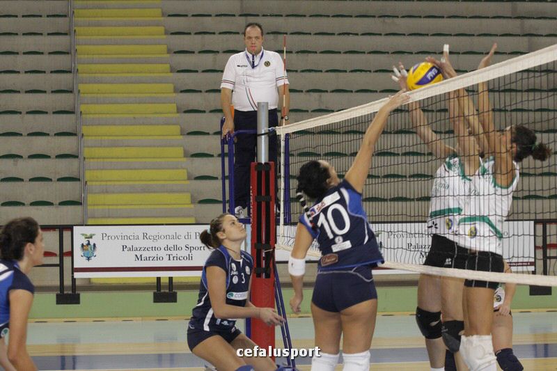 111030 volley 110_tn.jpg